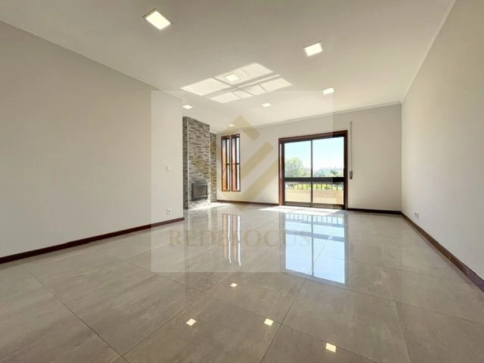 Apartamento T3 para Venda em Paços de Brandão Foto 5
