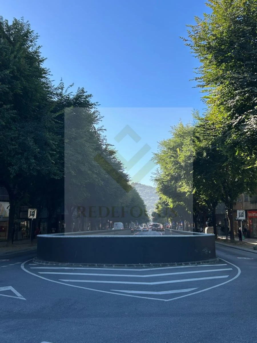 Loja para Arrendamento em Braga (São José de São Lázaro e São João do Souto) Foto 14