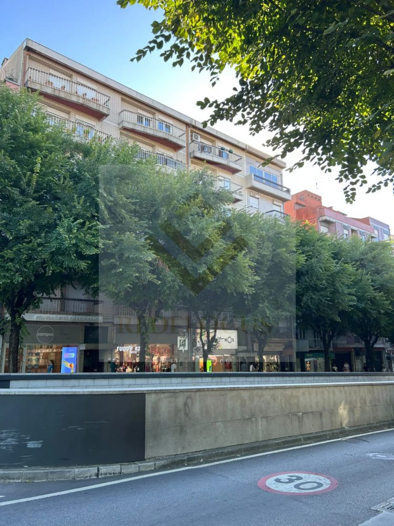 Loja para Arrendamento em Braga (São José de São Lázaro e São João do Souto) Foto 13
