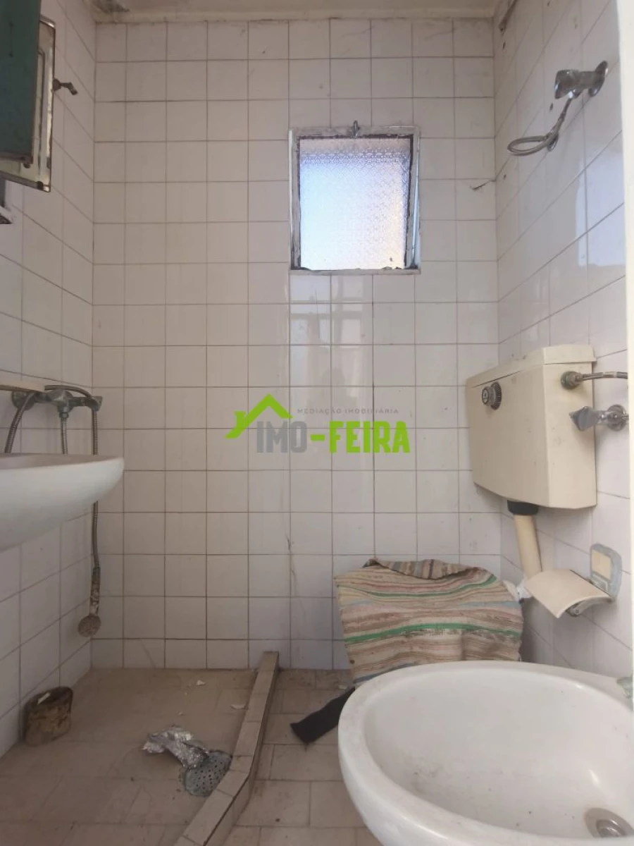 Moradia T3 para Venda em Arrifana Foto 31