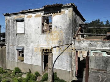 Moradia T4 para Venda em O. Azeméis, Riba-Ul, Ul, Macinhata Seixa, Madail