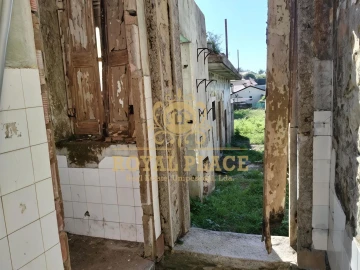 Moradia T4 para Venda em O. Azeméis, Riba-Ul, Ul, Macinhata Seixa, Madail