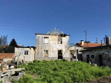 Moradia T4 para Venda em O. Azeméis, Riba-Ul, Ul, Macinhata Seixa, Madail