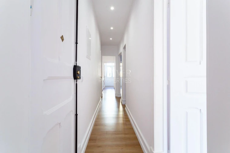 Apartamento T2 para Venda em Areeiro Foto 6