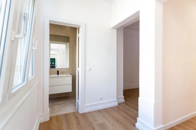 Apartamento T2 para Venda em Areeiro Foto 19