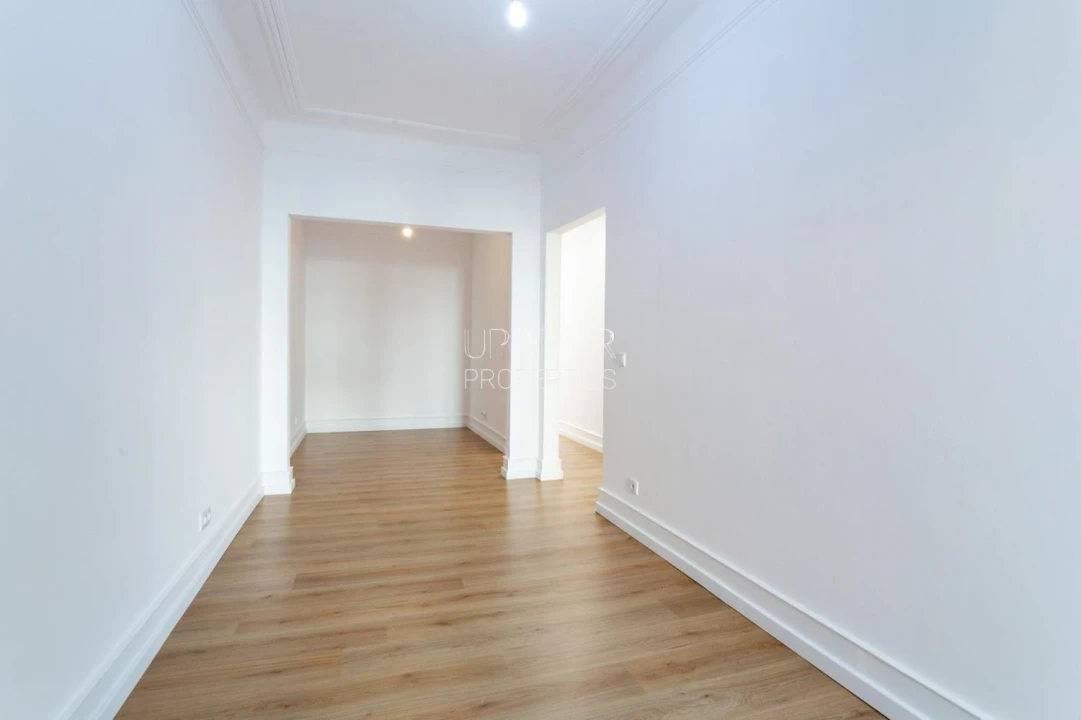 Apartamento T2 para Venda em Areeiro Foto 10