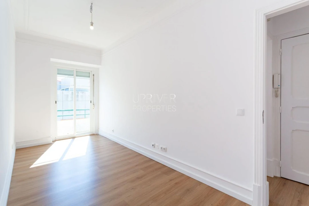 Apartamento T2 para Venda em Areeiro Foto 1