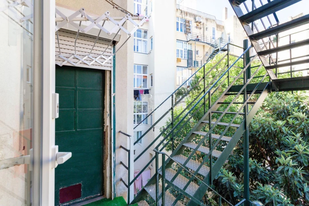 Apartamento T2 para Venda em Areeiro Foto 23