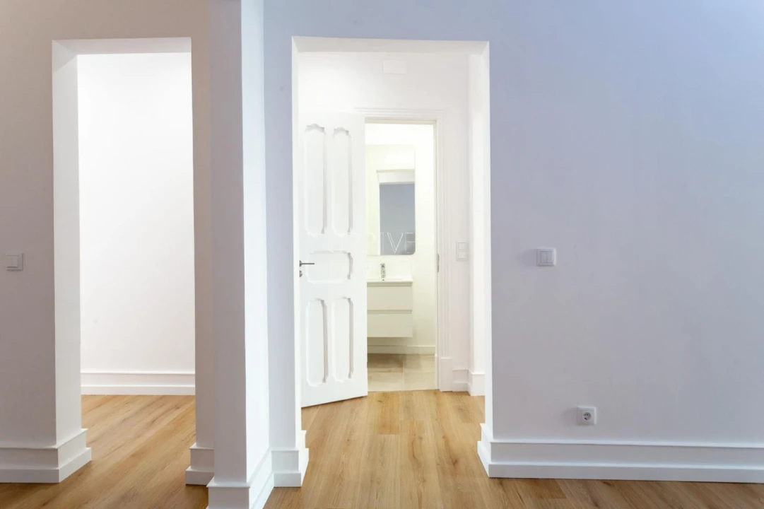 Apartamento T2 para Venda em Areeiro Foto 9