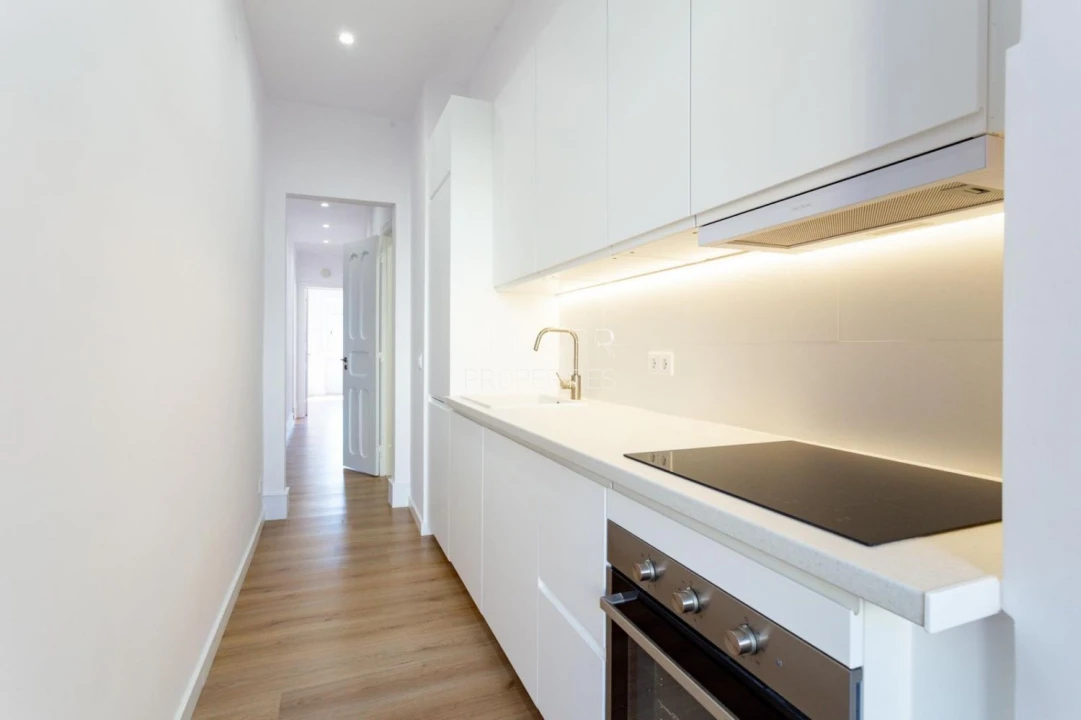 Apartamento T2 para Venda em Areeiro Foto 16