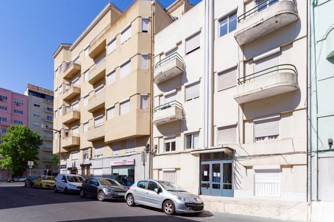 Apartamento T2 para Venda em Areeiro Foto 31