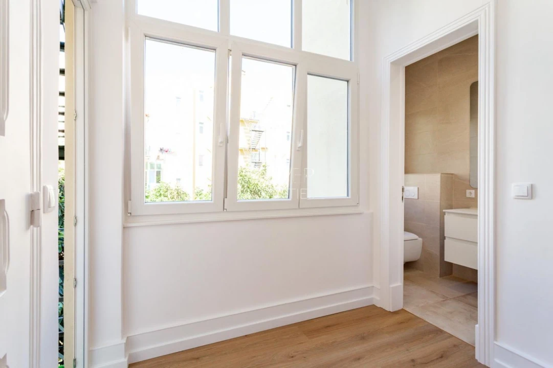 Apartamento T2 para Venda em Areeiro Foto 18