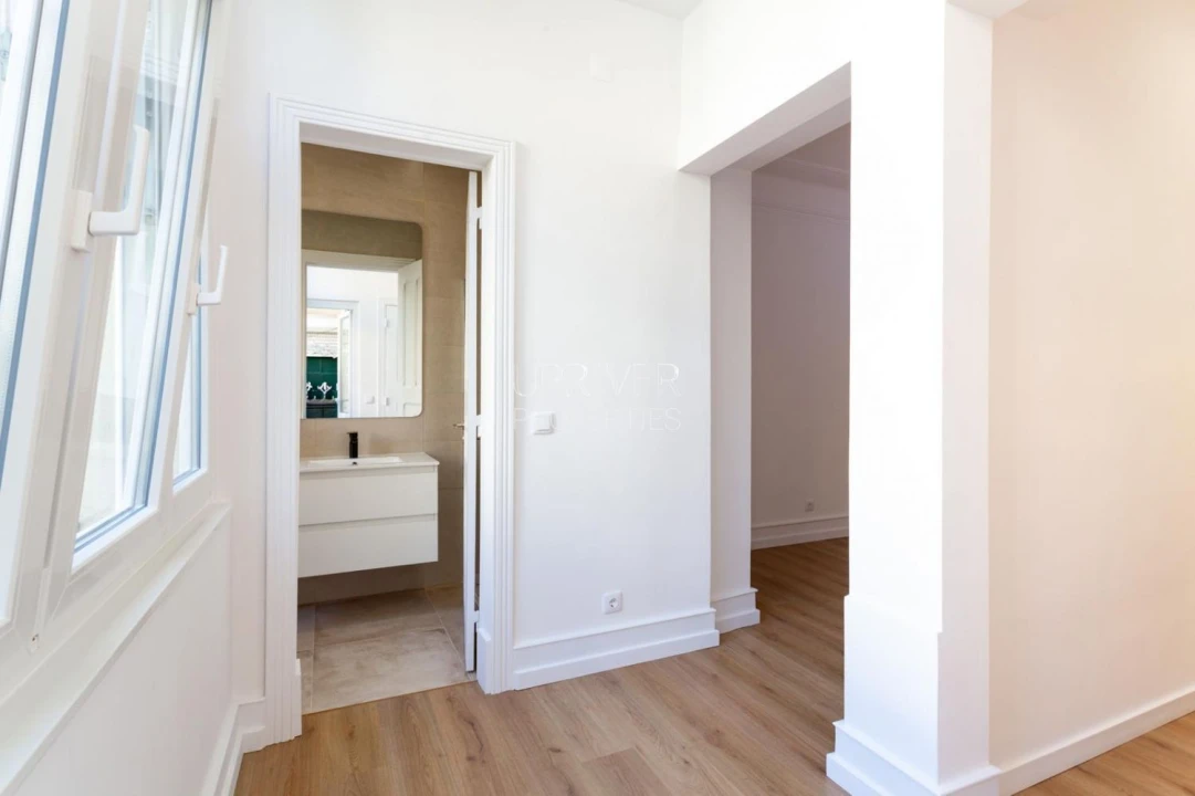 Apartamento T2 para Venda em Areeiro Foto 19