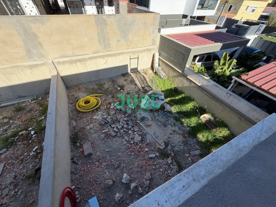 Moradia T3 para Venda em Fernao Ferro Foto 12