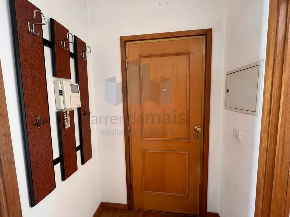 Apartamento T1 para Arrendamento em Santa Clara e Castelo Viegas Foto 1