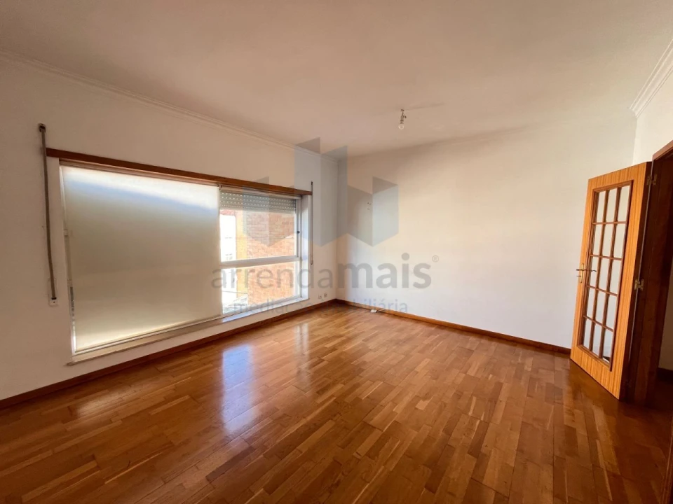 Apartamento T1 para Arrendamento em Santa Clara e Castelo Viegas Foto 2