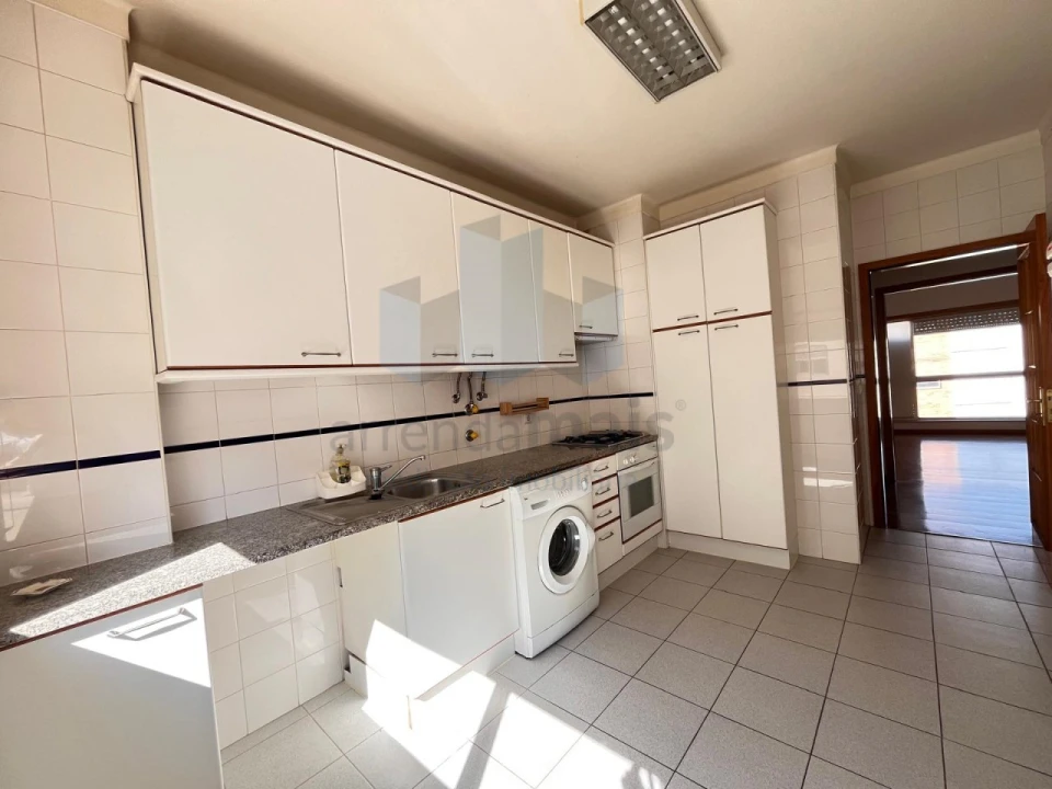 Apartamento T1 para Arrendamento em Santa Clara e Castelo Viegas Foto 4