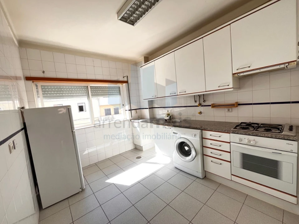 Apartamento T1 para Arrendamento em Santa Clara e Castelo Viegas Foto 5