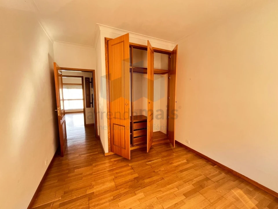 Apartamento T1 para Arrendamento em Santa Clara e Castelo Viegas Foto 6
