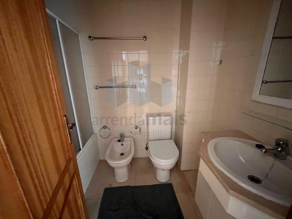 Apartamento T1 para Arrendamento em Santa Clara e Castelo Viegas Foto 10
