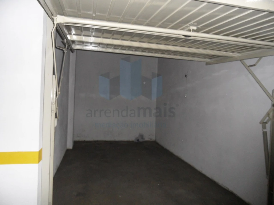 Apartamento T1 para Arrendamento em Santa Clara e Castelo Viegas Foto 11