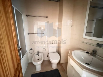 Apartamento T1 para Arrendamento em Santa Clara e Castelo Viegas
