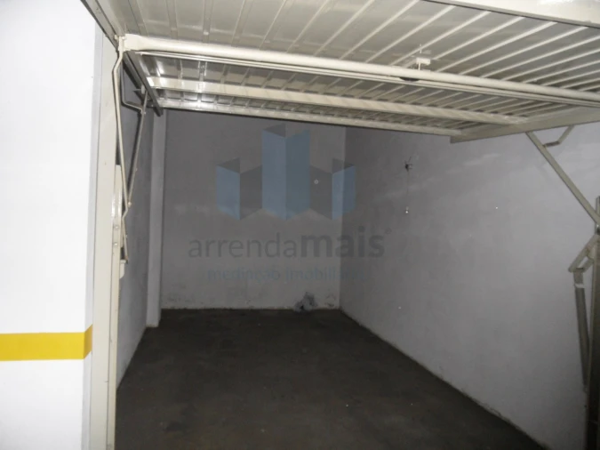 Apartamento T1 para Arrendamento em Santa Clara e Castelo Viegas Foto 11