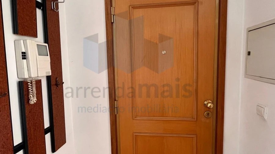 Apartamento T1 para Arrendamento em Santa Clara e Castelo Viegas
