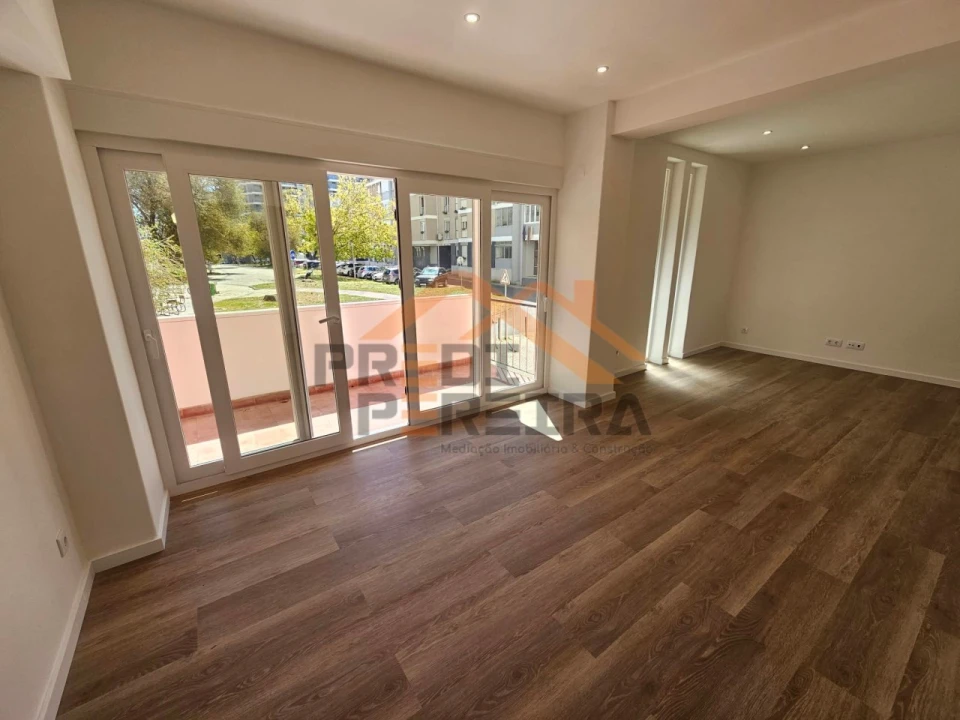 Apartamento T4 para Venda em Olivais Foto 3