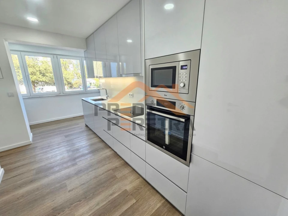 Apartamento T4 para Venda em Olivais Foto 5
