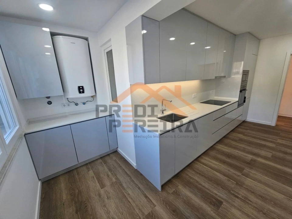 Apartamento T4 para Venda em Olivais Foto 8