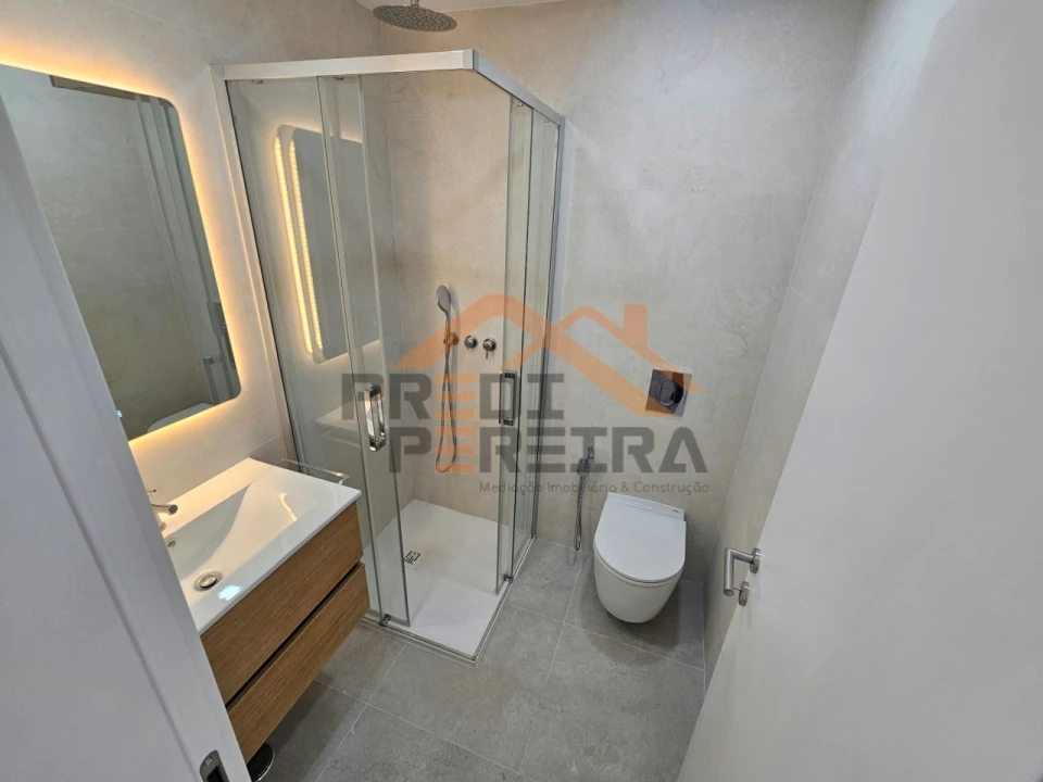 Apartamento T4 para Venda em Olivais Foto 16