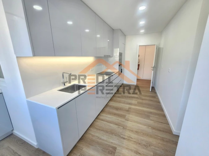Apartamento T4 para Venda em Olivais Foto 6