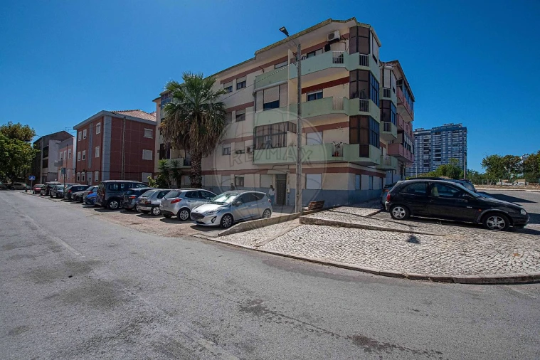 Apartamento T2 para Venda em Alto do Seixalinho, Santo André e Verderena Foto 2