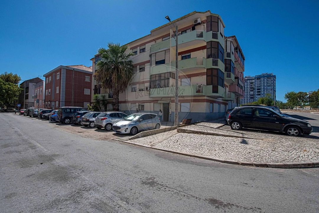 Apartamento T2 para Venda em Alto do Seixalinho, Santo André e Verderena Foto 2