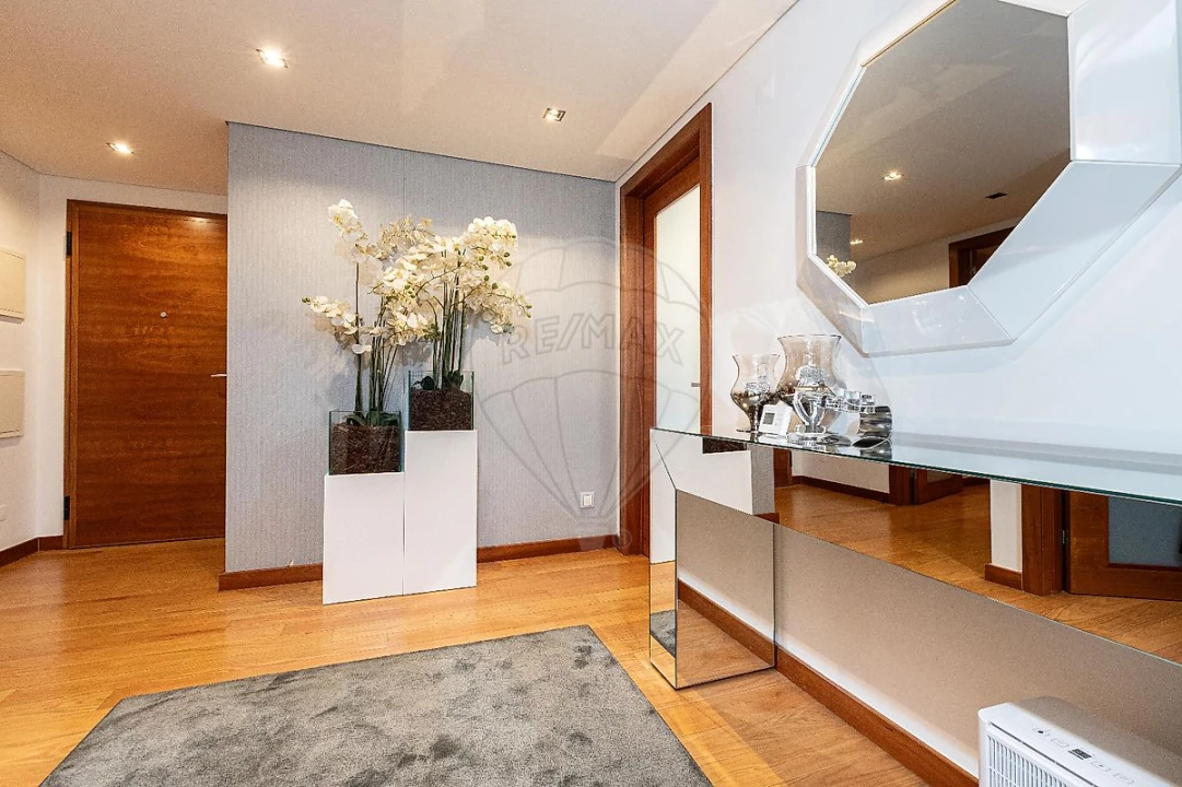 Apartamento T4 para Arrendamento em Alfragide Foto 32