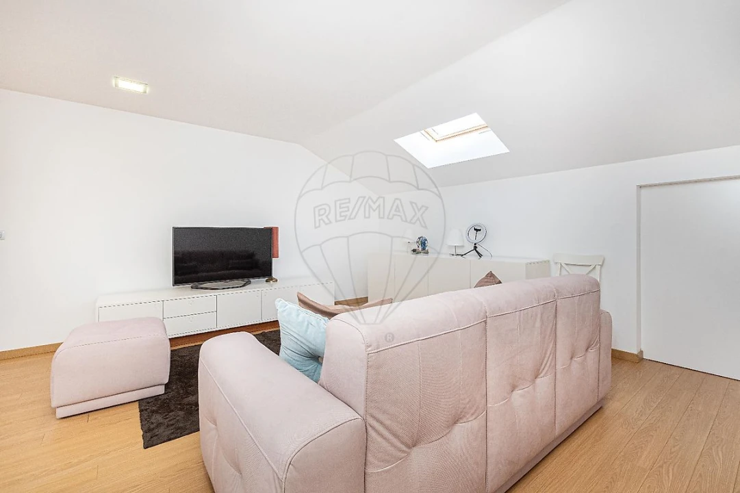 Apartamento T4 para Arrendamento em Alfragide Foto 36