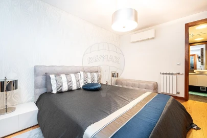 Apartamento T4 para Arrendamento em Alfragide