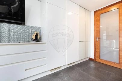 Apartamento T4 para Arrendamento em Alfragide