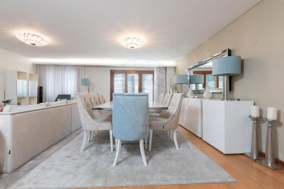 Apartamento T4 para Arrendamento em Alfragide