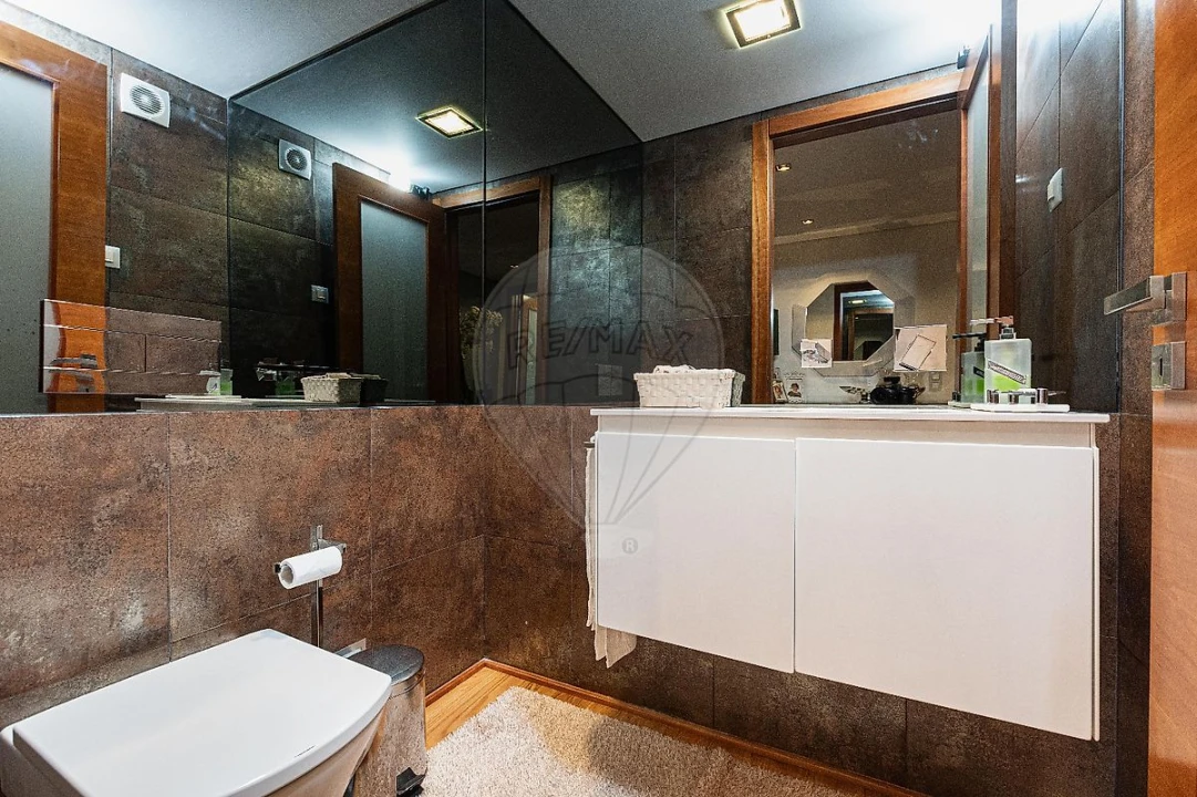 Apartamento T4 para Arrendamento em Alfragide Foto 16