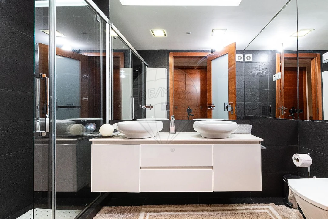 Apartamento T4 para Arrendamento em Alfragide Foto 1