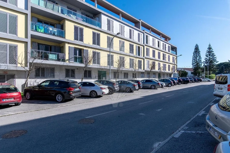 Apartamento T4 para Arrendamento em Alfragide Foto 5