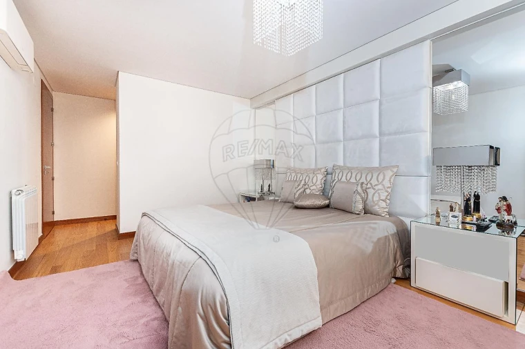 Apartamento T4 para Arrendamento em Alfragide Foto 6