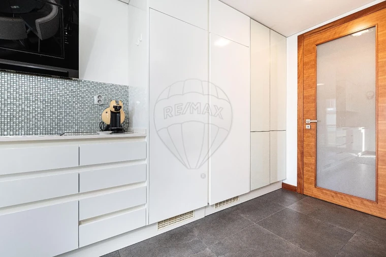 Apartamento T4 para Arrendamento em Alfragide Foto 12