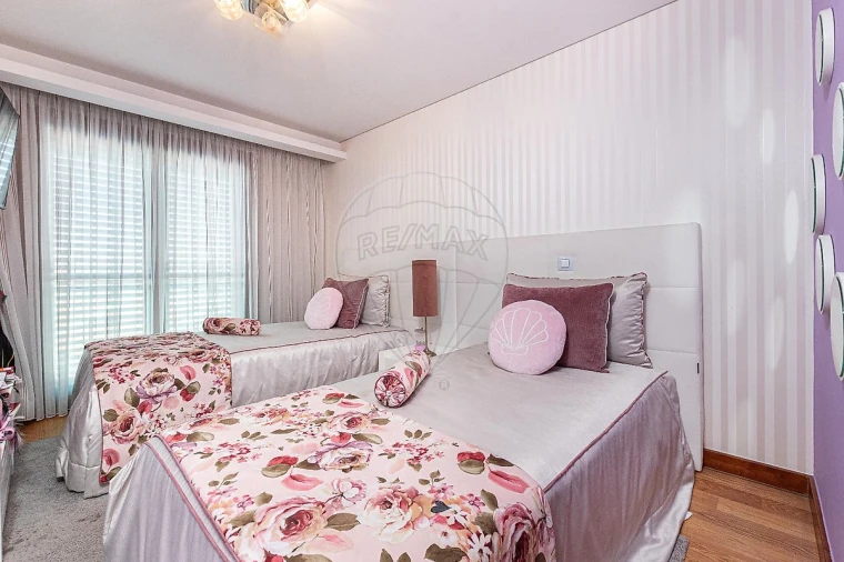 Apartamento T4 para Arrendamento em Alfragide Foto 18