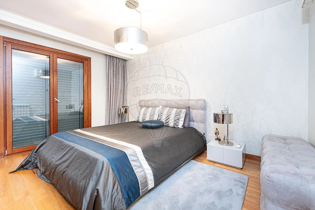 Apartamento T4 para Arrendamento em Alfragide Foto 29