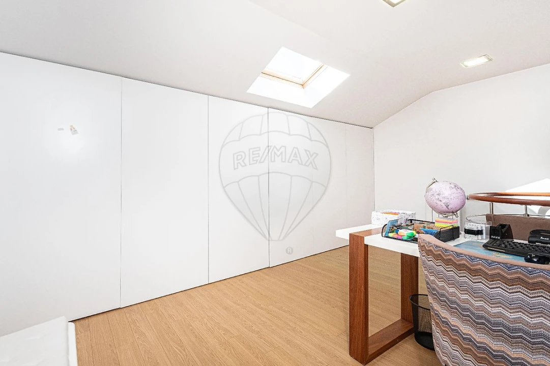 Apartamento T4 para Arrendamento em Alfragide Foto 9