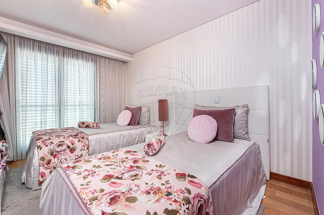 Apartamento T4 para Arrendamento em Alfragide Foto 18