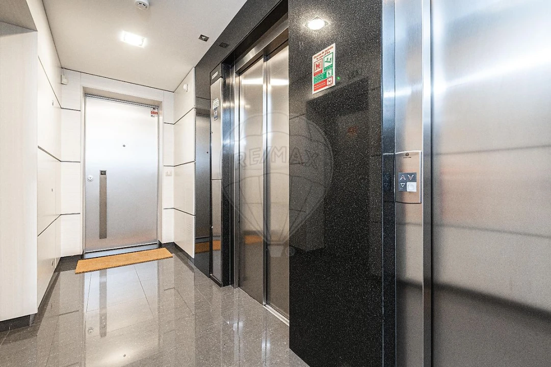 Apartamento T4 para Arrendamento em Alfragide Foto 24